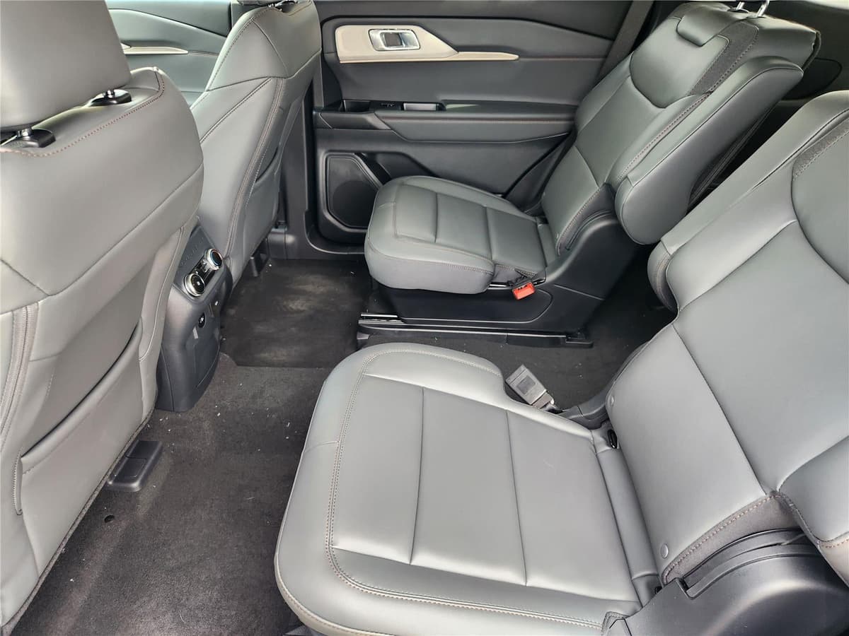 2026 Ford Explorer - Image 20