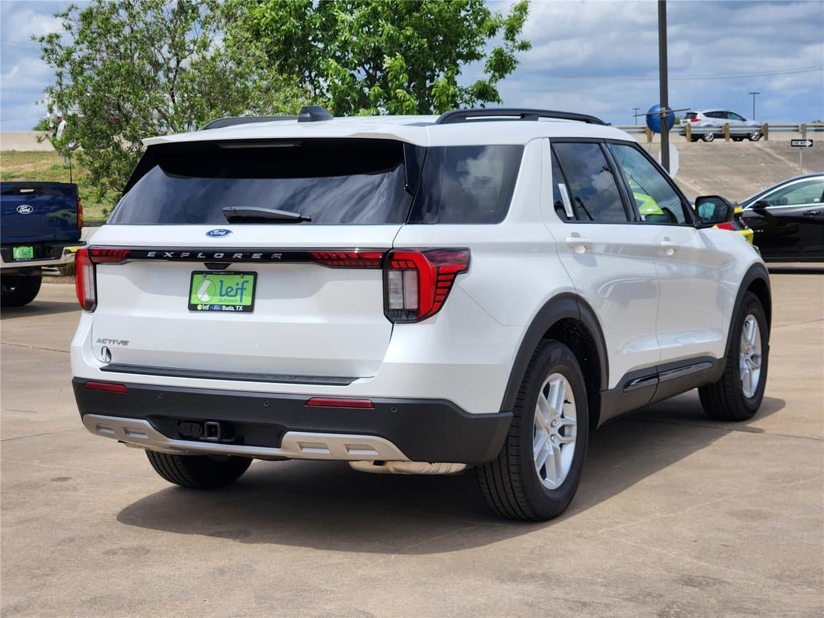 2026 Ford Explorer - Image 4
