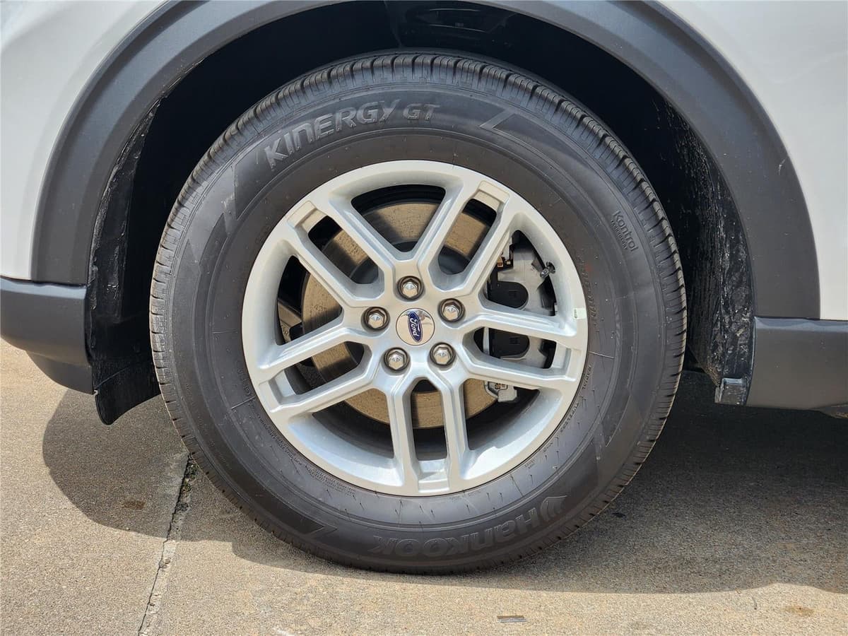 2026 Ford Explorer - Image 7