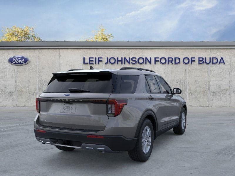 2026 Ford Explorer - Image 8