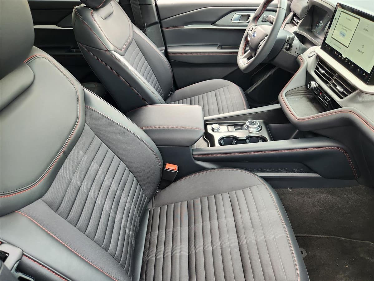 2026 Ford Explorer - Image 10