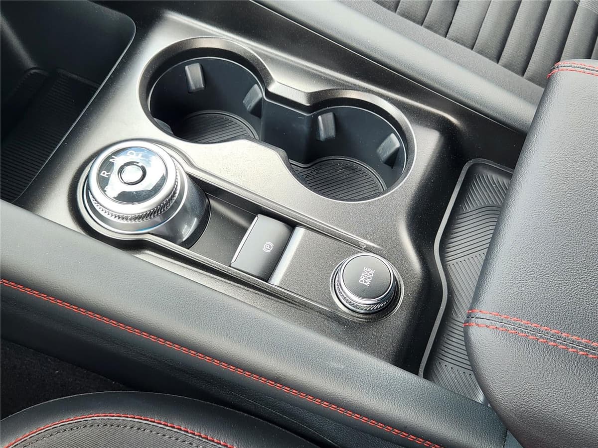 2026 Ford Explorer - Image 15