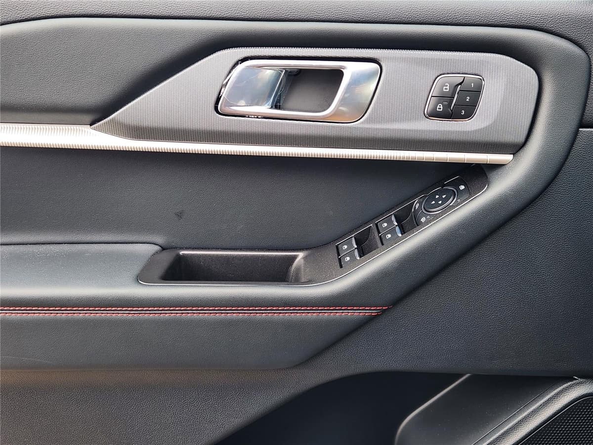 2026 Ford Explorer - Image 17