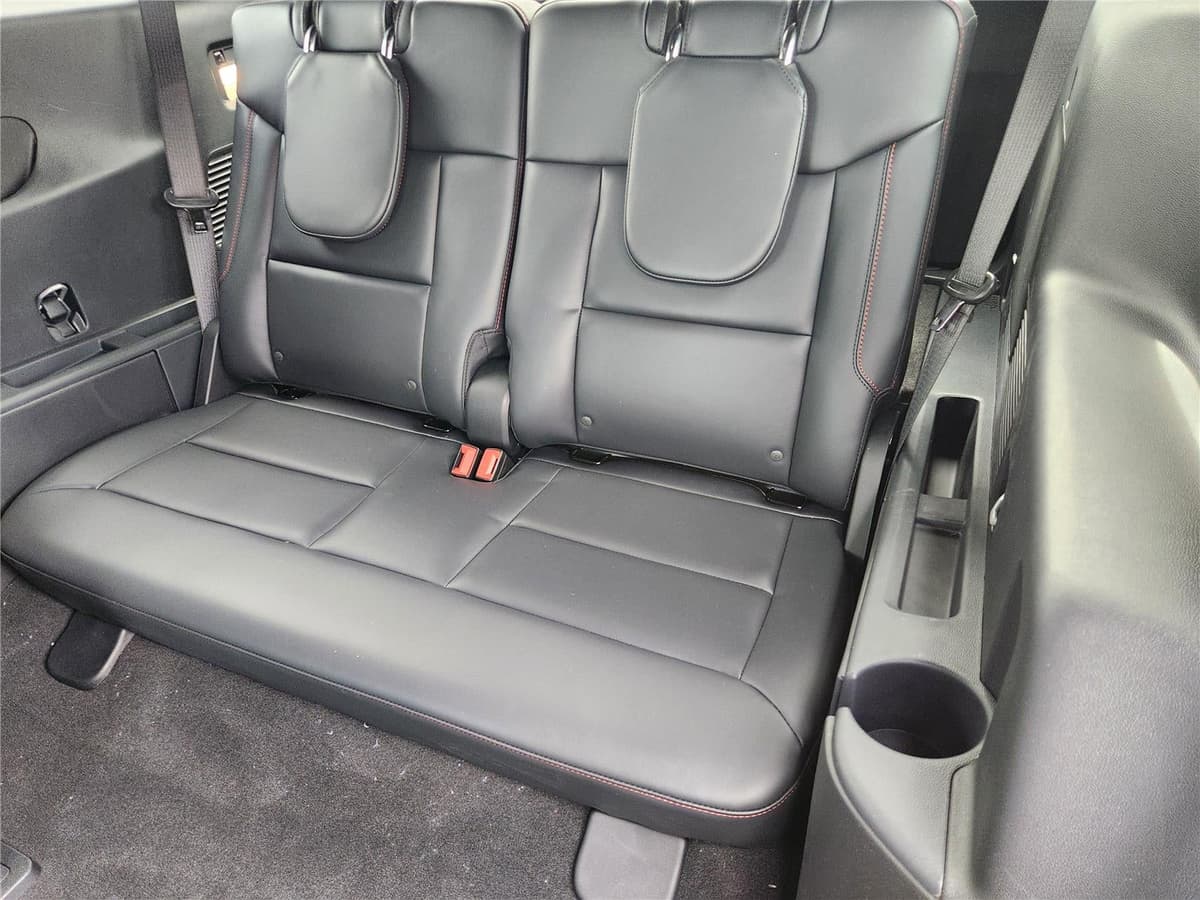 2026 Ford Explorer - Image 21