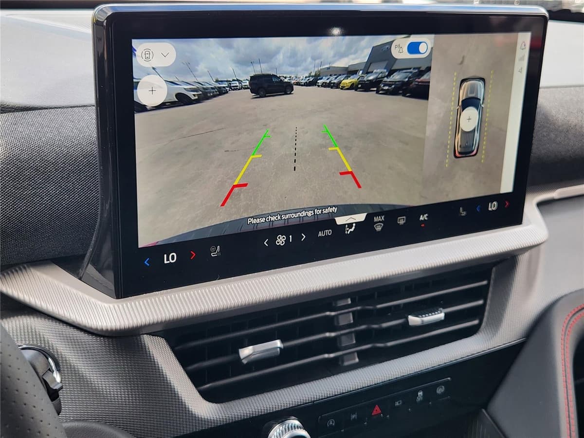 2026 Ford Explorer - Image 13