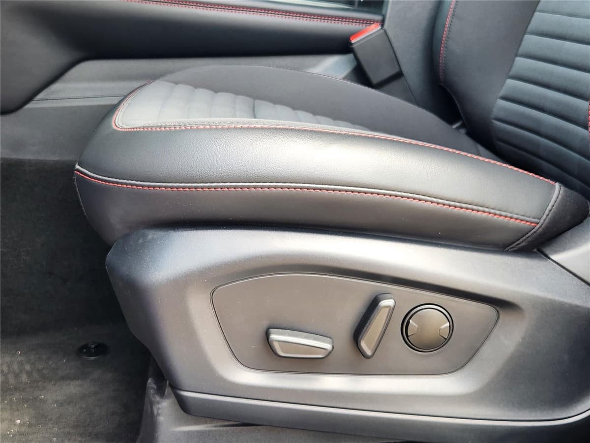 2026 Ford Explorer - Image 18