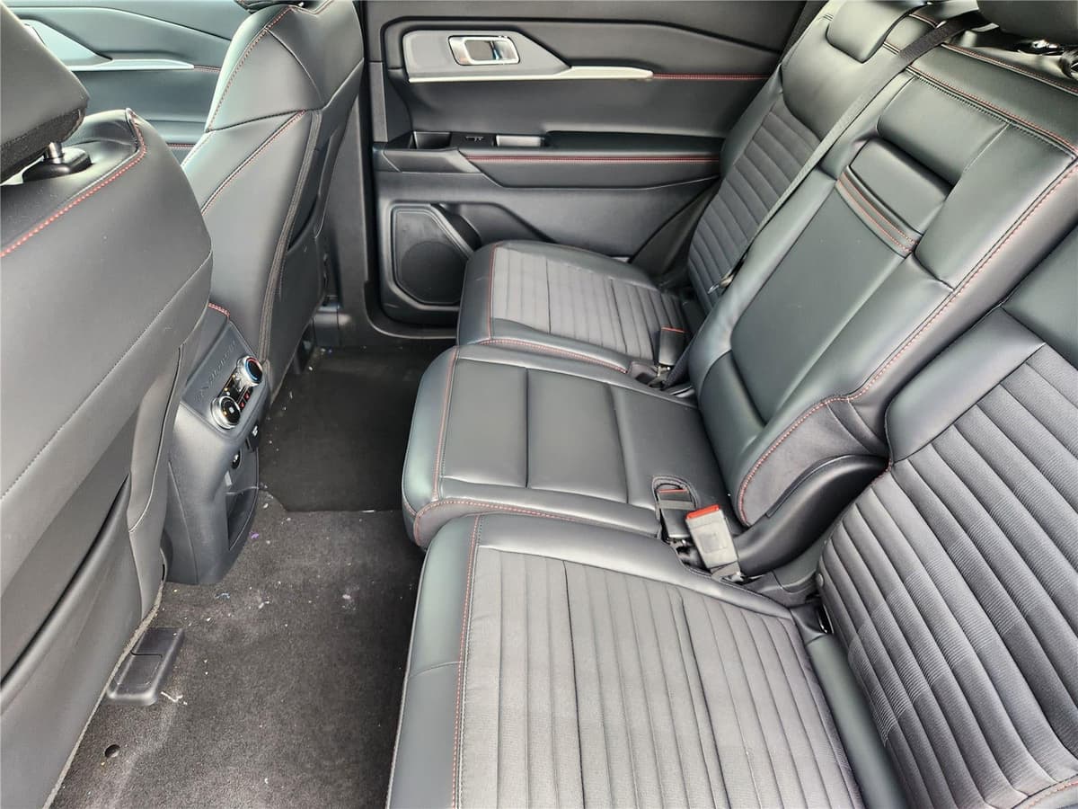 2026 Ford Explorer - Image 20