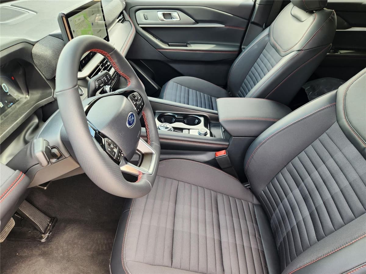 2026 Ford Explorer - Image 9