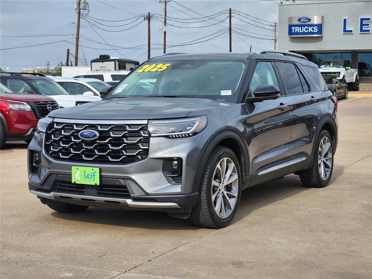 2025 Ford Explorer - Image 3