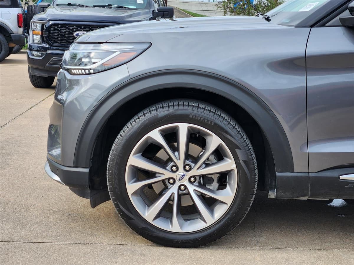 2025 Ford Explorer - Image 7