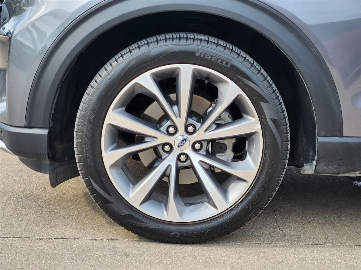2025 Ford Explorer - Image 8