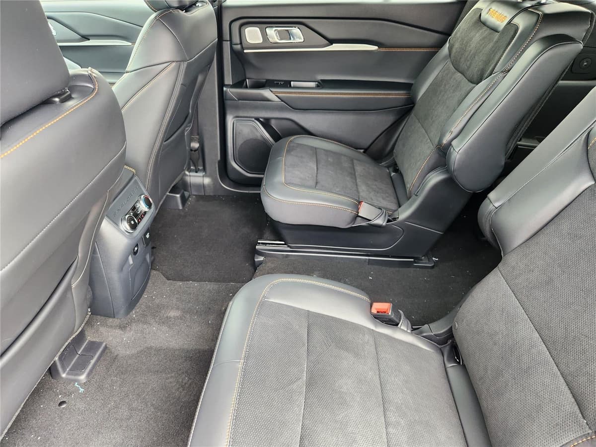 2026 Ford Explorer - Image 21