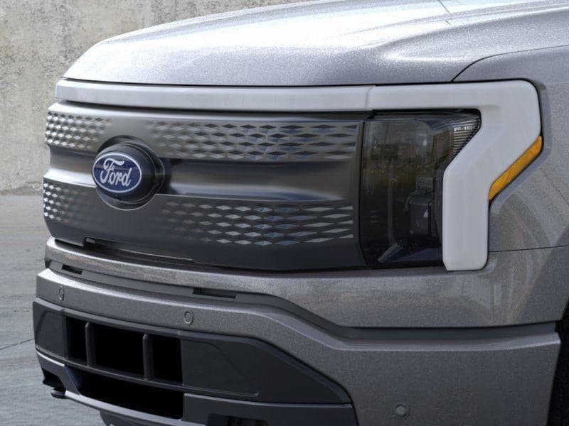 2025 Ford F-150 Lightning - Image 17