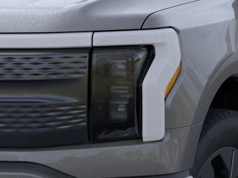 2025 Ford F-150 Lightning - Image 18