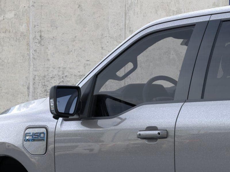 2025 Ford F-150 Lightning - Image 20