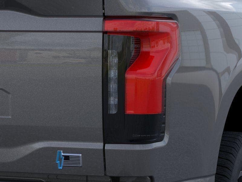 2025 Ford F-150 Lightning - Image 21