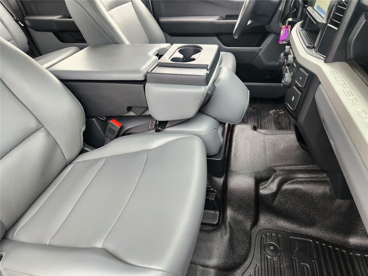 2025 Ford Super Duty F-250 - Image 16