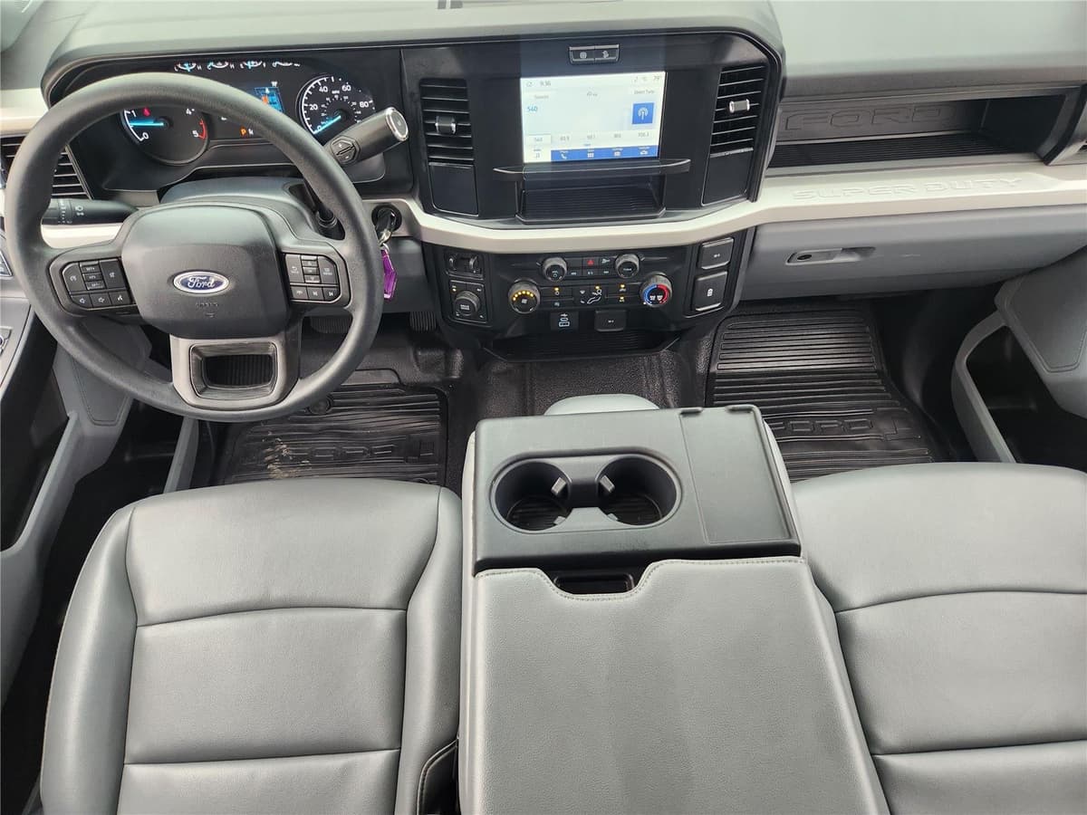 2025 Ford Super Duty F-250 - Image 26