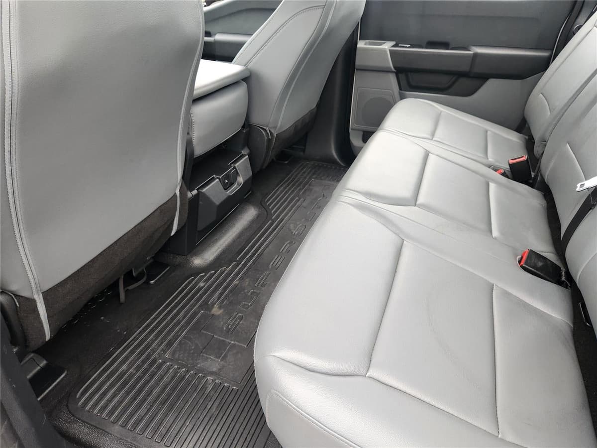 2025 Ford Super Duty F-250 - Image 31