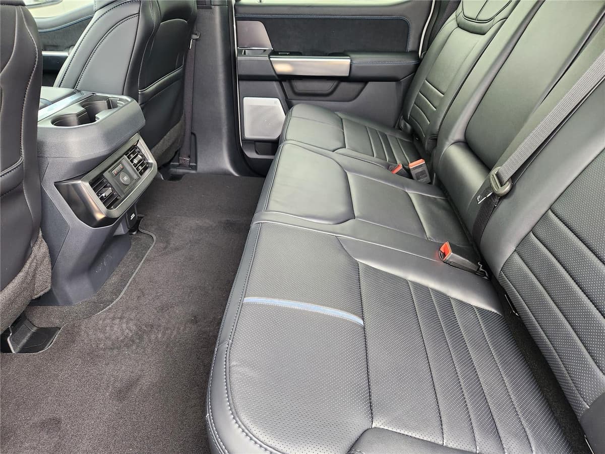 2026 Ford Super Duty F-250 - Image 21