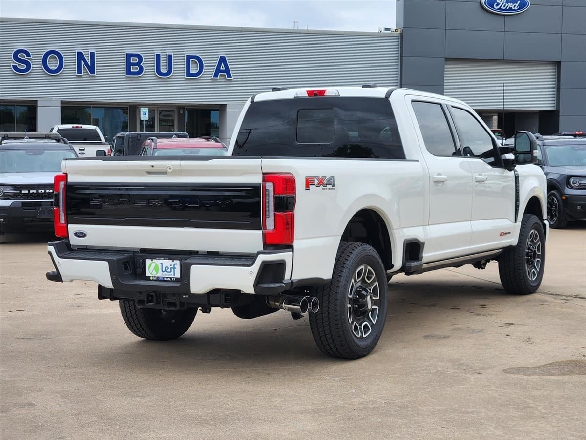 2026 Ford Super Duty F-250 - Image 4