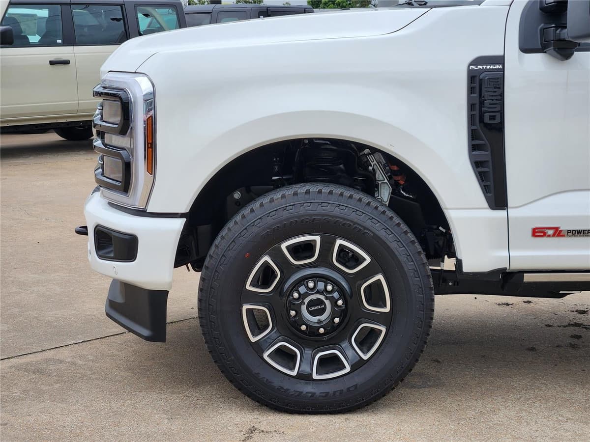 2026 Ford Super Duty F-250 - Image 6