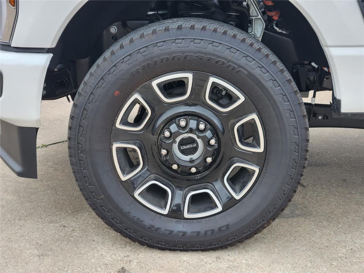 2026 Ford Super Duty F-250 - Image 7