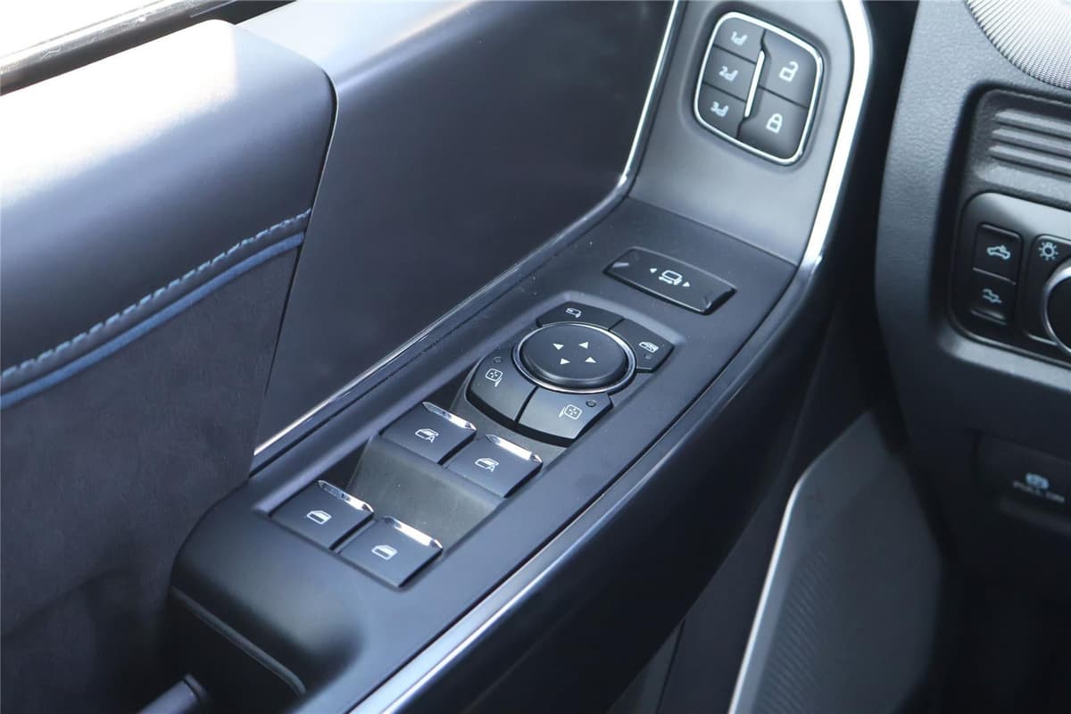 2026 Ford Super Duty F-250 - Image 17