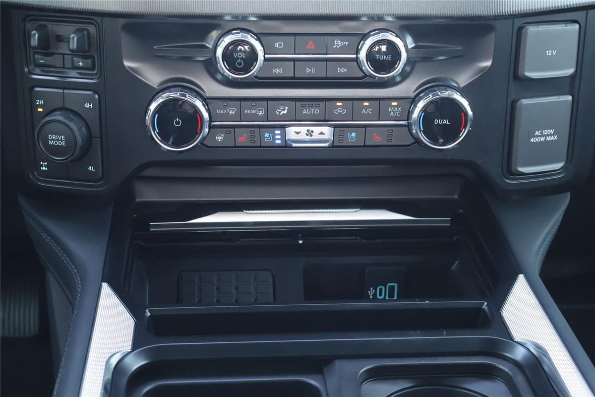 2026 Ford Super Duty F-250 - Image 24