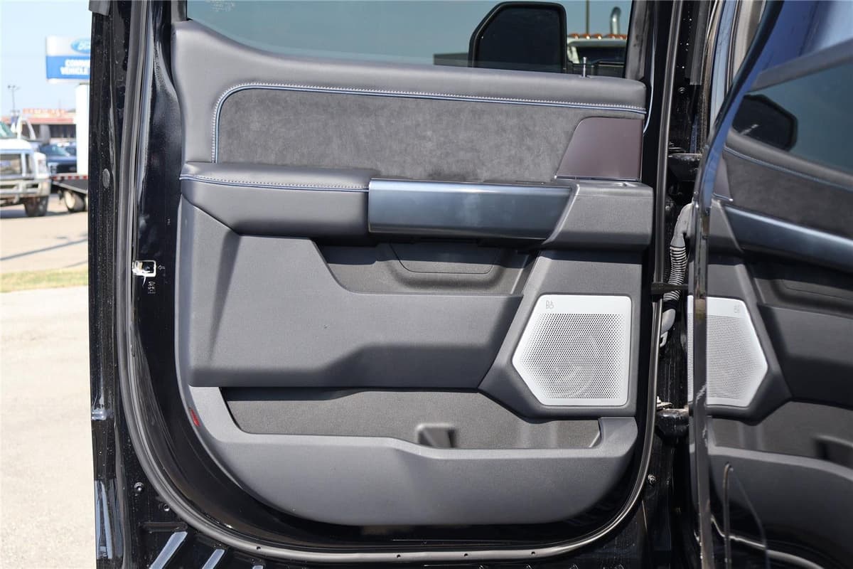 2026 Ford Super Duty F-250 - Image 27