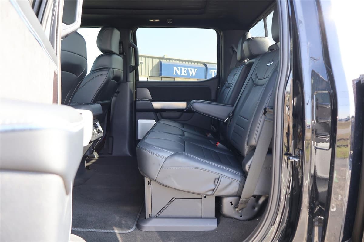 2026 Ford Super Duty F-250 - Image 29