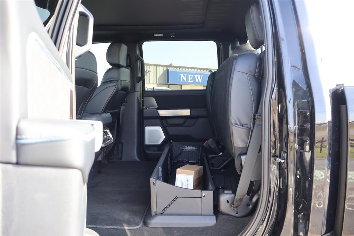 2026 Ford Super Duty F-250 - Image 30