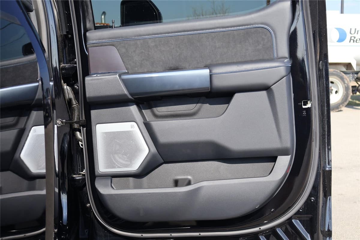 2026 Ford Super Duty F-250 - Image 31