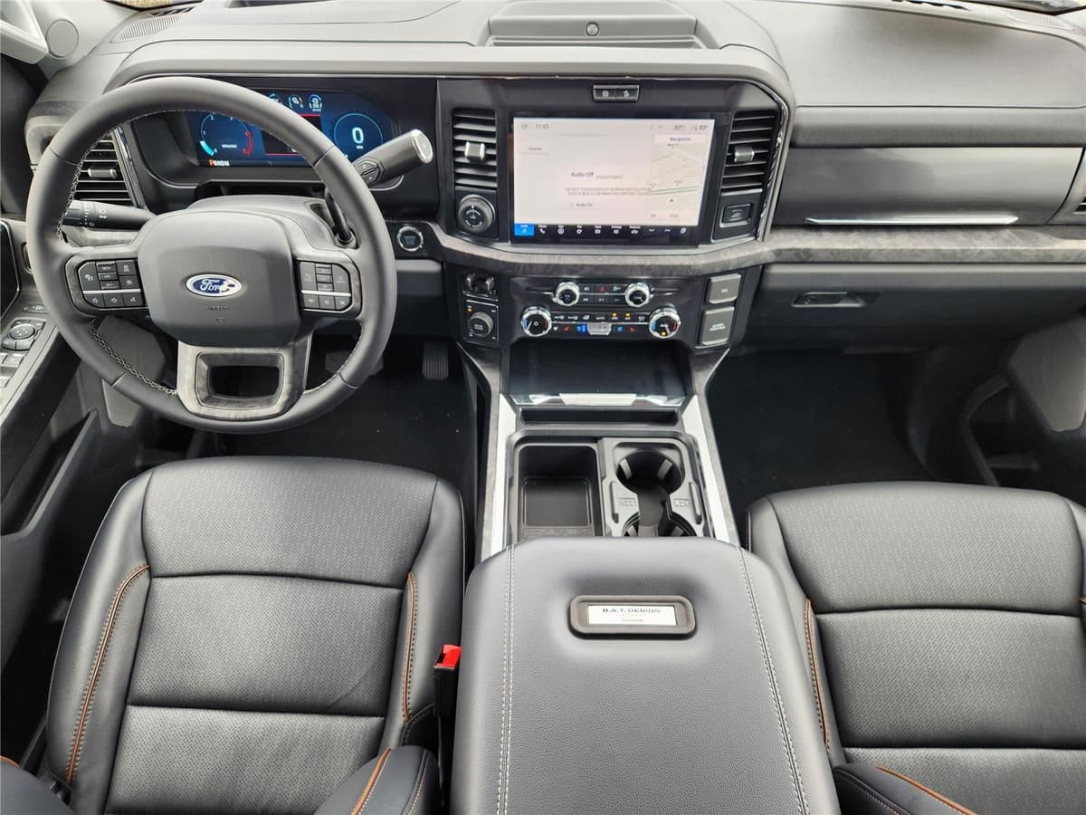 2025 Ford Super Duty F-250 - Image 21