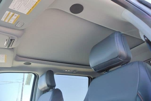 2025 Ford Super Duty F-250 - Image 35