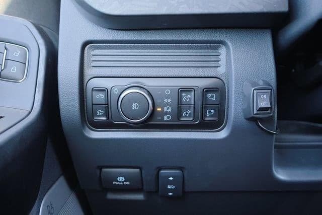 2025 Ford Super Duty F-250 - Image 38