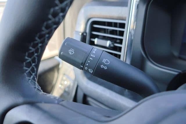 2025 Ford Super Duty F-250 - Image 39