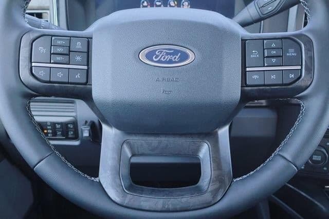 2025 Ford Super Duty F-250 - Image 40