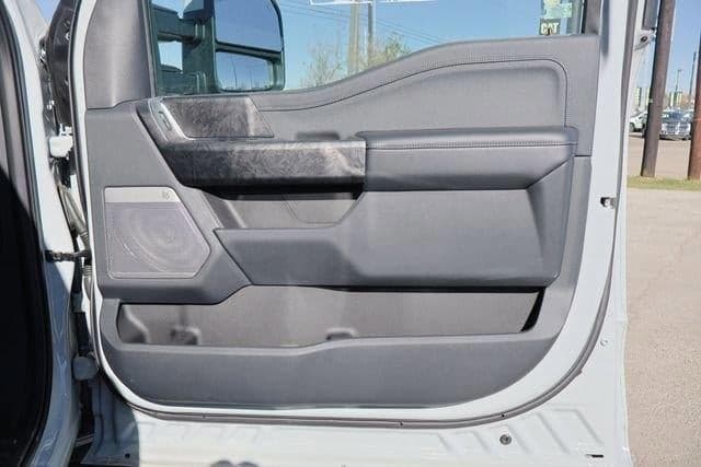 2025 Ford Super Duty F-250 - Image 57