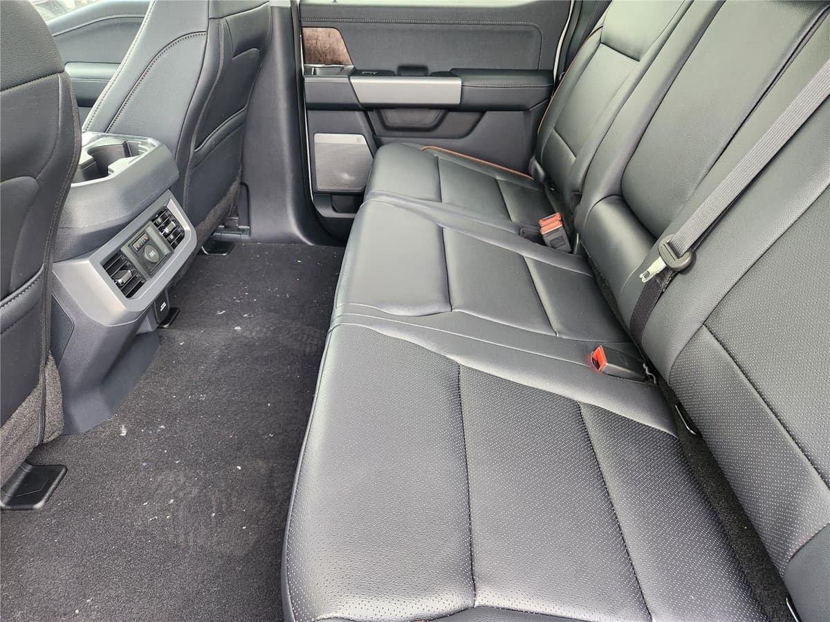 2026 Ford Super Duty F-250 - Image 20