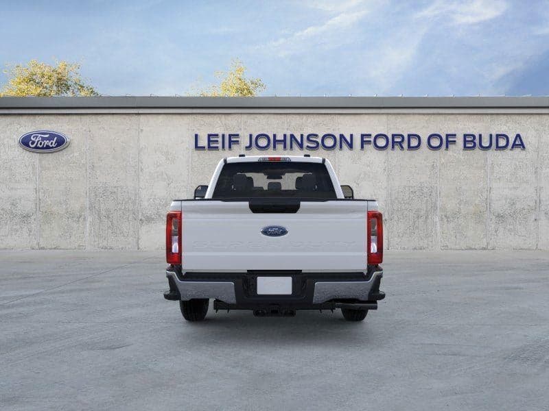 2026 Ford Super Duty F-350 - Image 5
