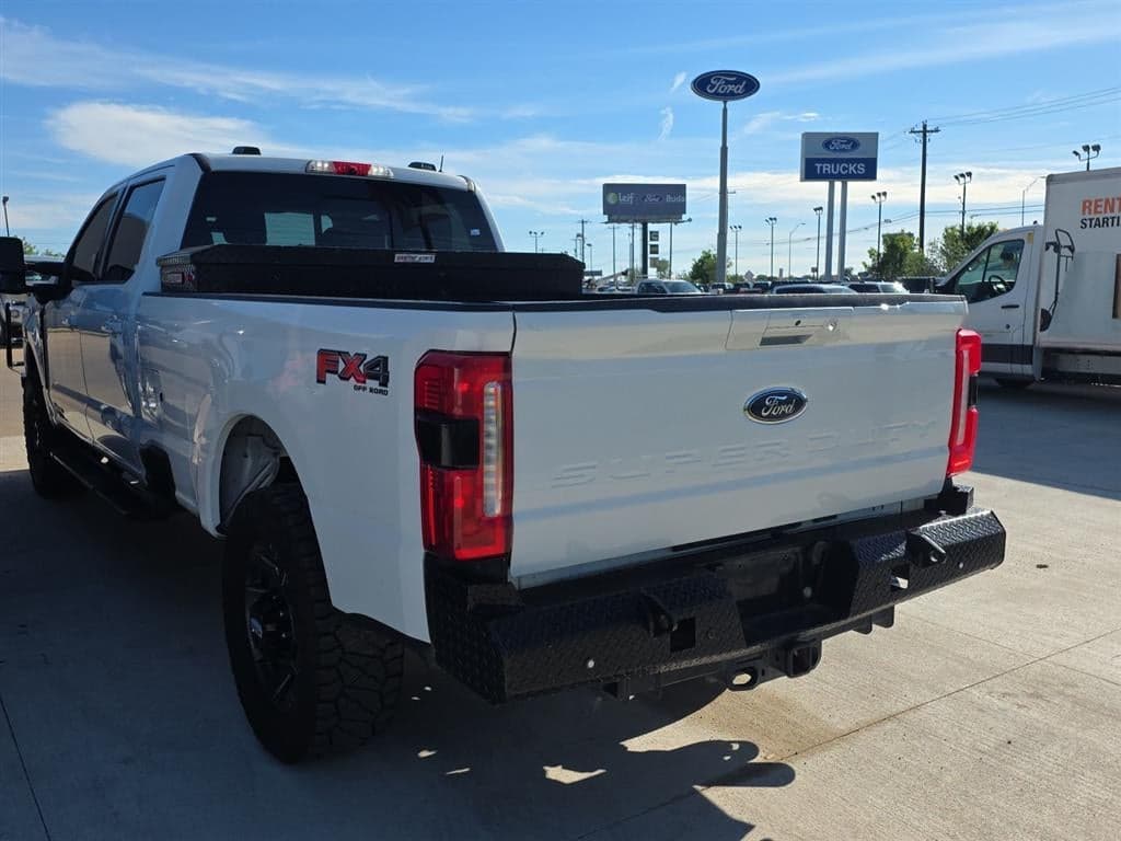 2023 Ford Super Duty F-350 - Image 3