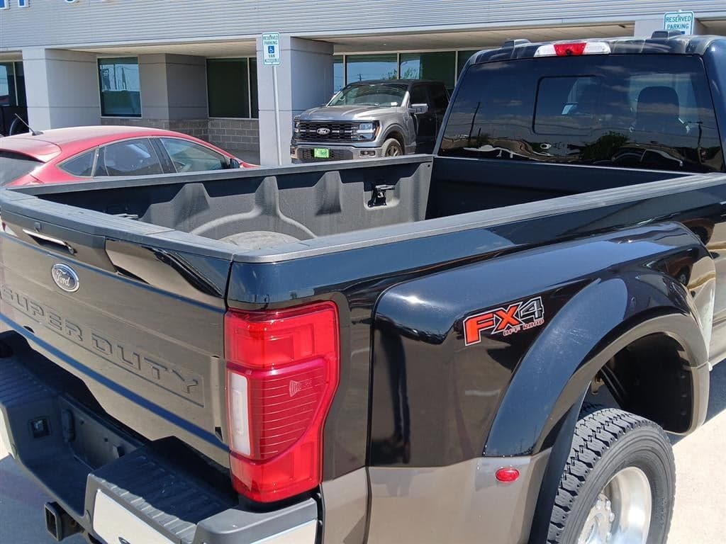 2022 Ford Super Duty F-450 - Image 7