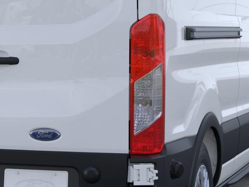 2025 Ford E-Transit Cargo Van - Image 21