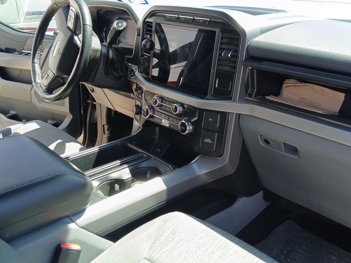 2022 Ford F-150 - Image 12