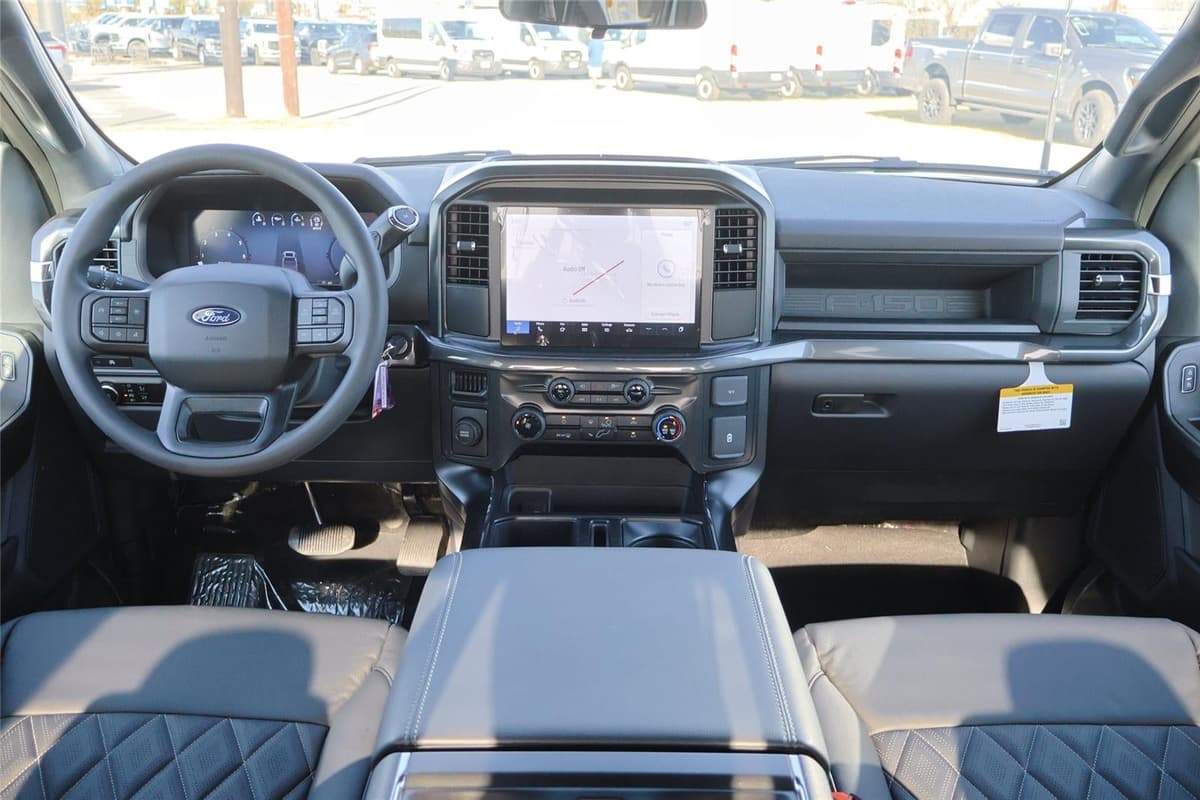 2025 Ford F-150 - Image 24