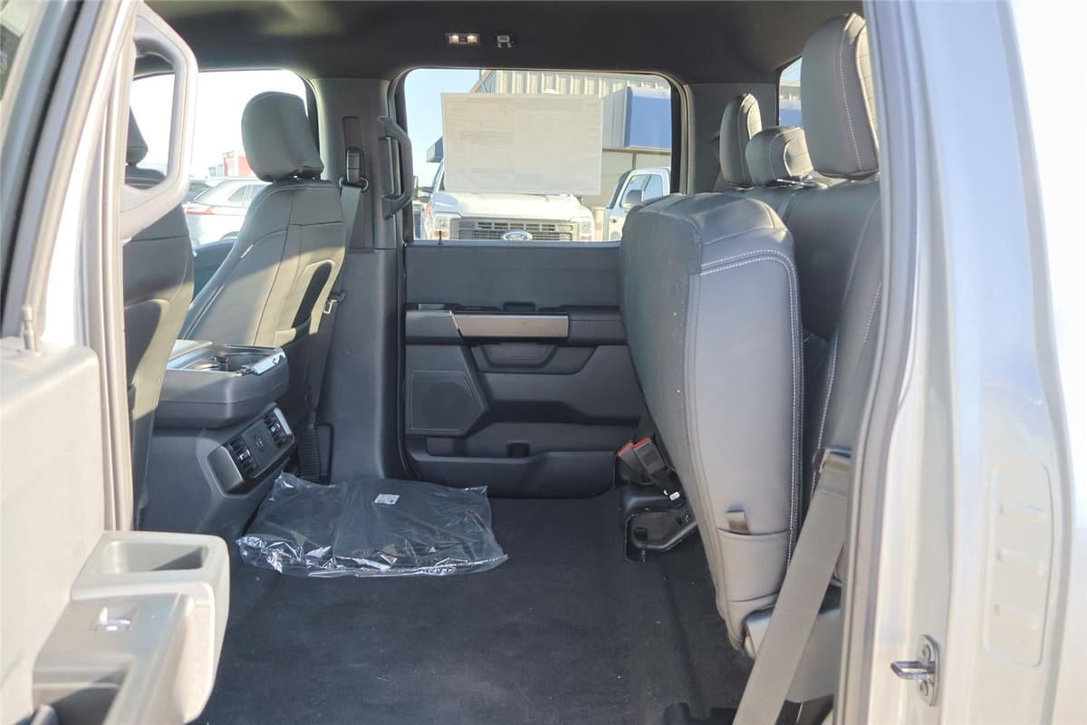 2025 Ford F-150 - Image 28
