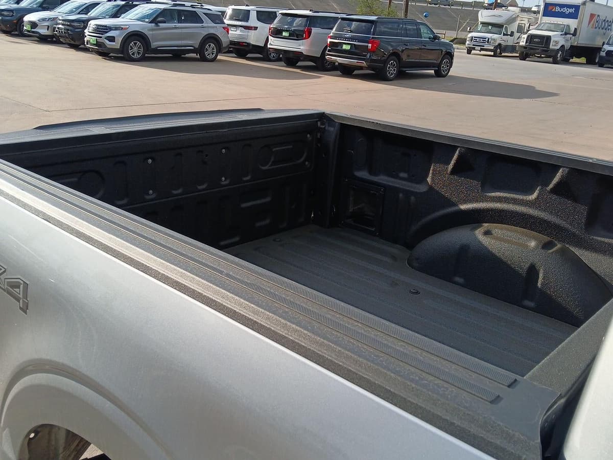 2025 Ford F-150 - Image 10