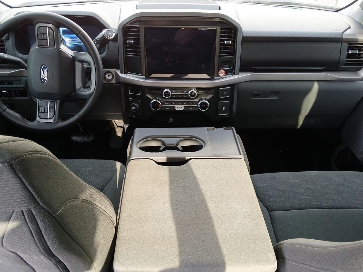 2025 Ford F-150 - Image 15