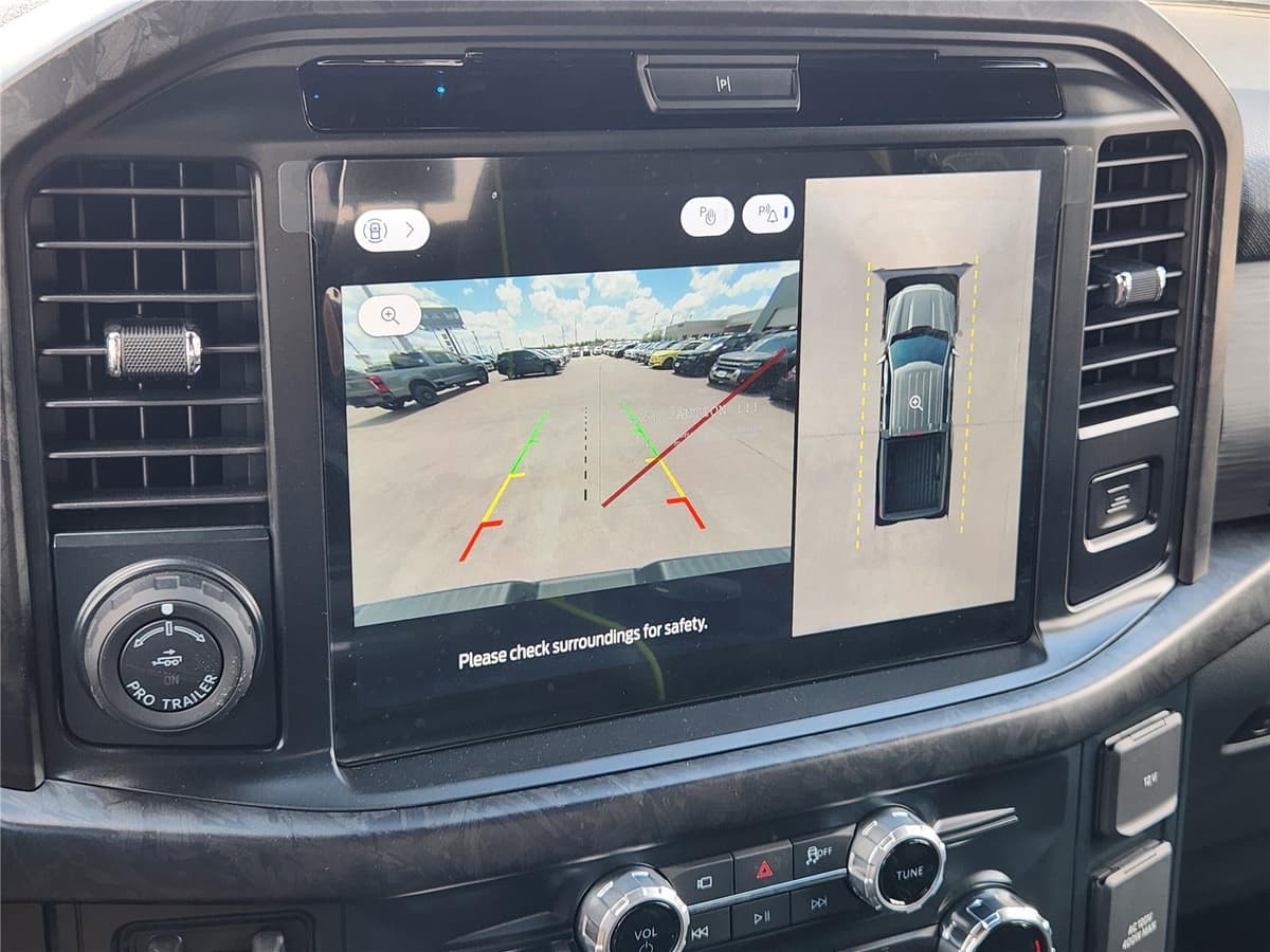 2025 Ford F-150 - Image 13